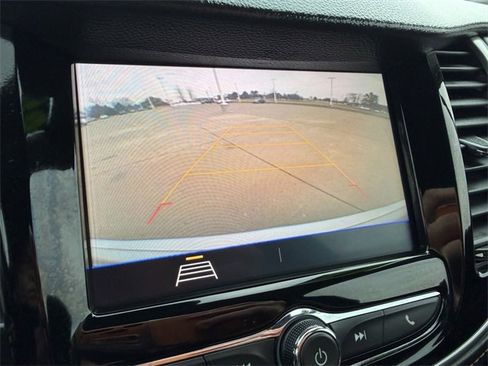 Used 2022 Chevrolet Trax LT w/ Redline Edition image 20