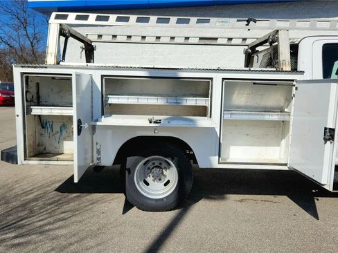 Used 2019 Ford F350 XL w/ Power Equipment Group RWD image 8