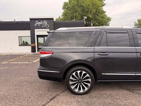 Used 2022 Lincoln Navigator L Reserve AWD/4WD image 4