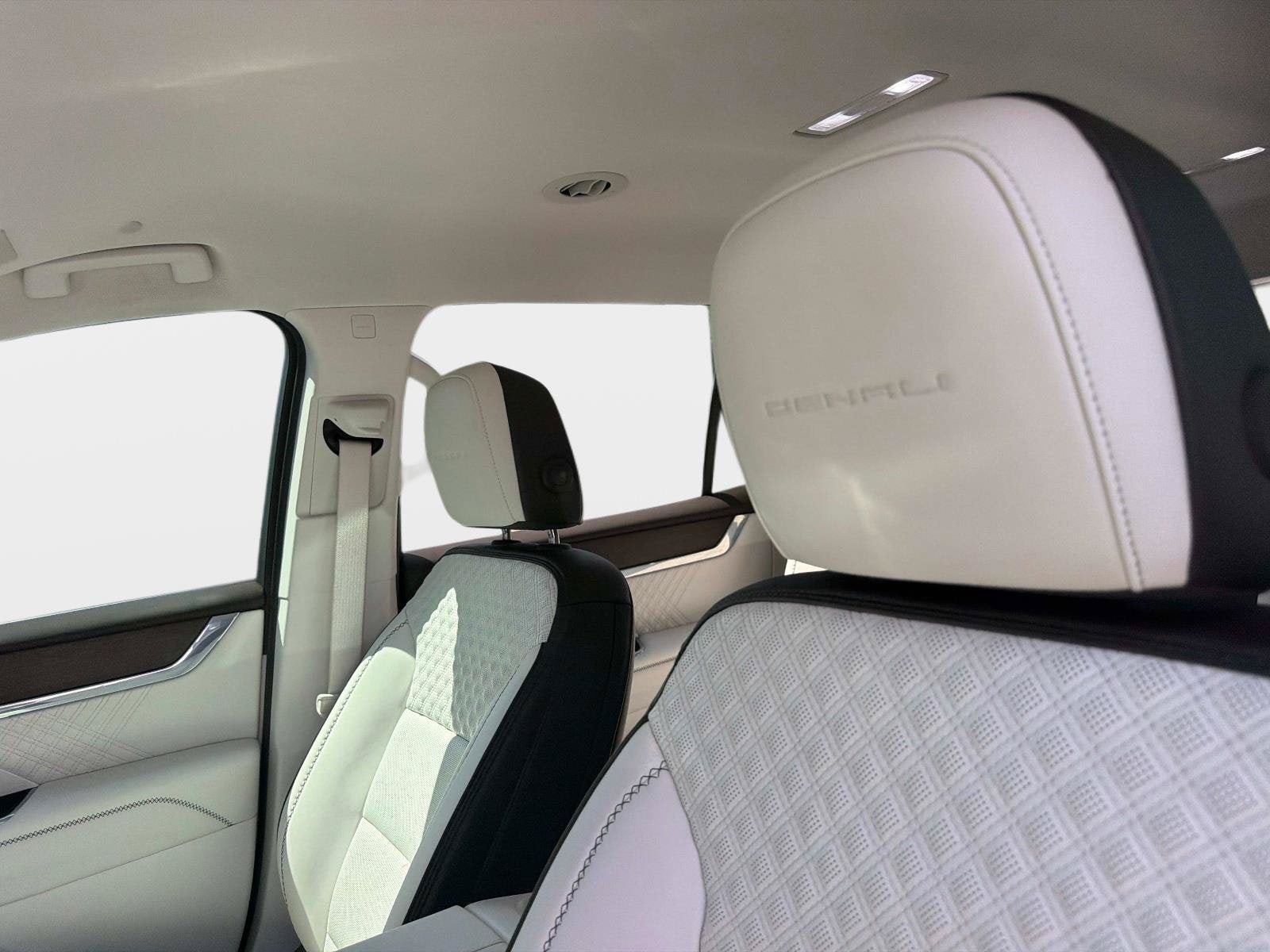 Used 2024 GMC Acadia Denali w/ Super Cruise Package FWD image 22