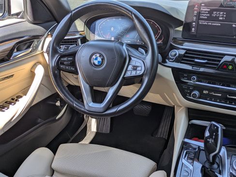 Used 2021 BMW 530i w/ Convenience Package RWD image 15