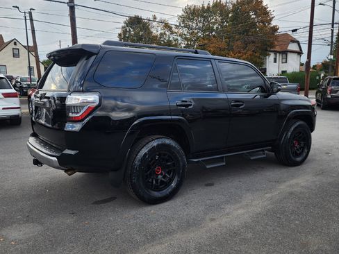 Used 2022 Toyota 4Runner TRD Off-Road Premium image 5