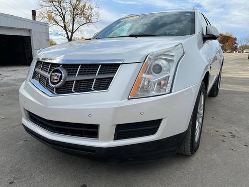 Used 2011 Cadillac SRX Luxury image 2