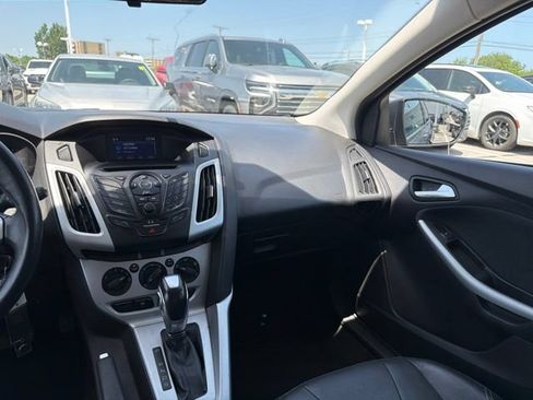 Used 2014 Ford Focus SE w/ Equipment Group 201A FWD image 23