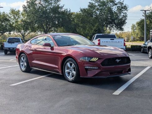 Used 2018 Ford Mustang Coupe image 3