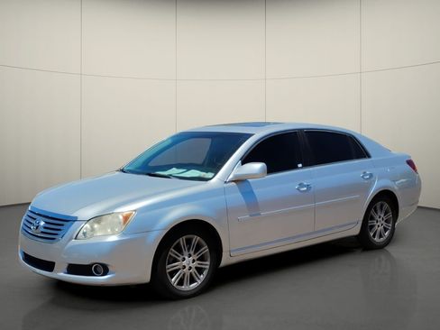Used 2010 Toyota Avalon XLS FWD image 3