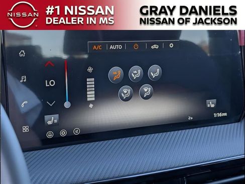 New 2026 Nissan Kicks SR w/ Cold Weather Package FWD image 10