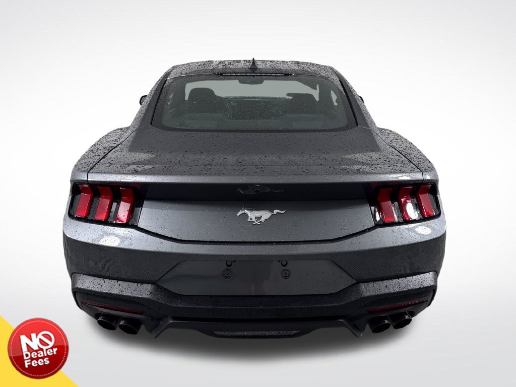 Used 2025 Ford Mustang Coupe RWD image 5
