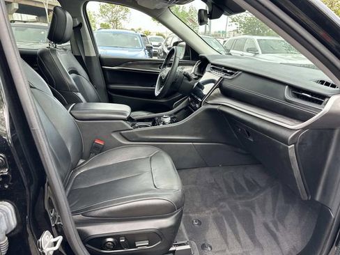 Certified 2022 Jeep Grand Cherokee Limited image 9