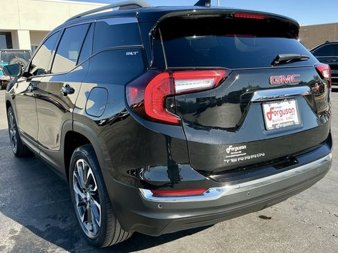 Used 2022 GMC Terrain SLT w/ Infotainment Package II image 13