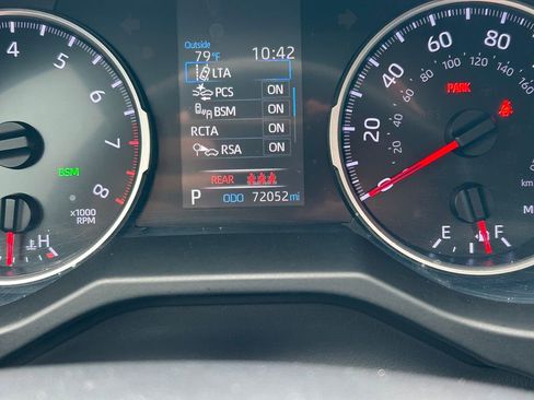 Used 2020 Toyota RAV4 XLE Premium FWD image 34