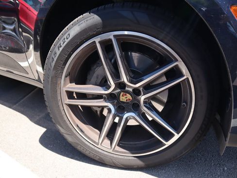 Used 2021 Porsche Macan S AWD/4WD image 18