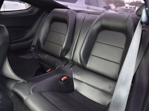 Used 2017 Ford Mustang GT Premium image 11