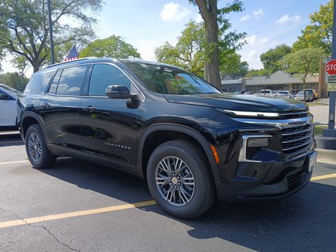 New 2026 Chevrolet Traverse LT w/ Driver Confidence Package image 2