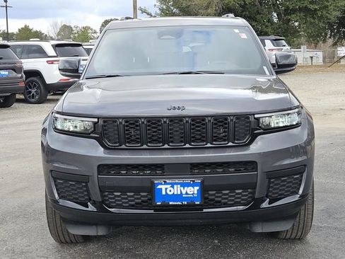 Used 2025 Jeep Grand Cherokee L Laredo image 3