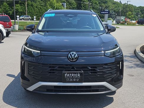 Certified 2025 Volkswagen Tiguan SE AWD/4WD image 23