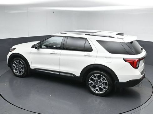 Certified 2025 Ford Explorer Platinum w/ Ultimate Package AWD/4WD image 52