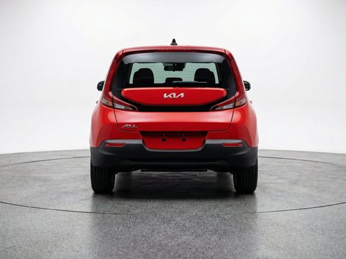Used 2025 Kia Soul LX w/ LX Technology Package FWD image 7