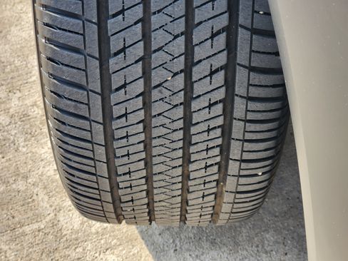 Used 2025 Lexus UX 300h FWD image 13