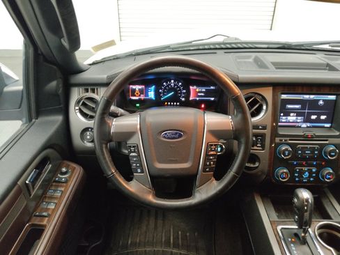 Used 2015 Ford Expedition Platinum RWD image 22