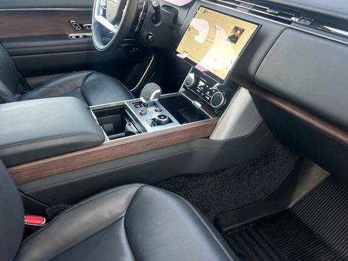 Used 2023 Land Rover Range Rover Long Wheelbase Autobiography image 19
