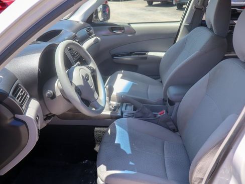 Used 2012 Subaru Forester 2.5X Premium w/ Popular Pkg 1 AWD/4WD image 9