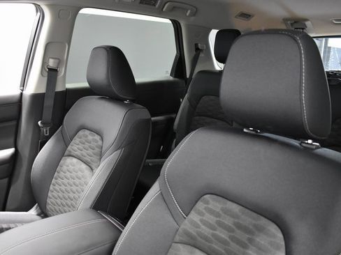 New 2025 Nissan Pathfinder SV image 16