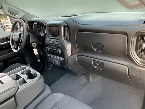 Used 2023 Chevrolet Silverado 2500 Custom w/ Custom Convenience Package image 17