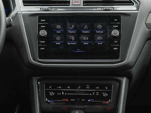 Used 2022 Volkswagen Tiguan SE FWD image 13