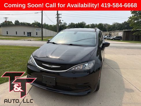 Used 2021 Chrysler Voyager Lxi FWD image 4