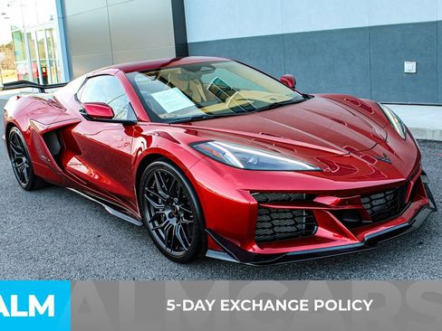 Used 2024 Chevrolet Corvette Z06 w/ Z07 Performance Package image 3