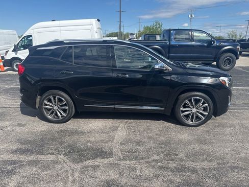 Used 2019 GMC Terrain Denali FWD image 2