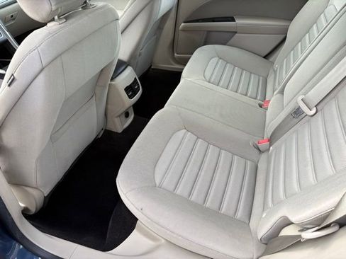 Used 2019 Ford Fusion SE image 32