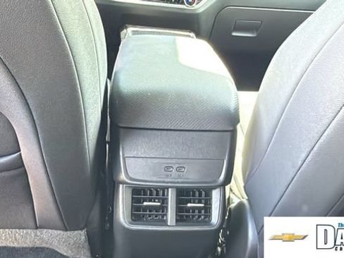 Used 2025 Chevrolet Equinox LT w/ Convenience Package II FWD image 12