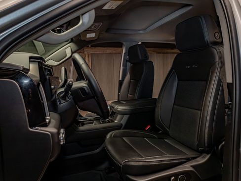 Used 2025 GMC Sierra 3500 Denali w/ Denali Reserve Package image 24