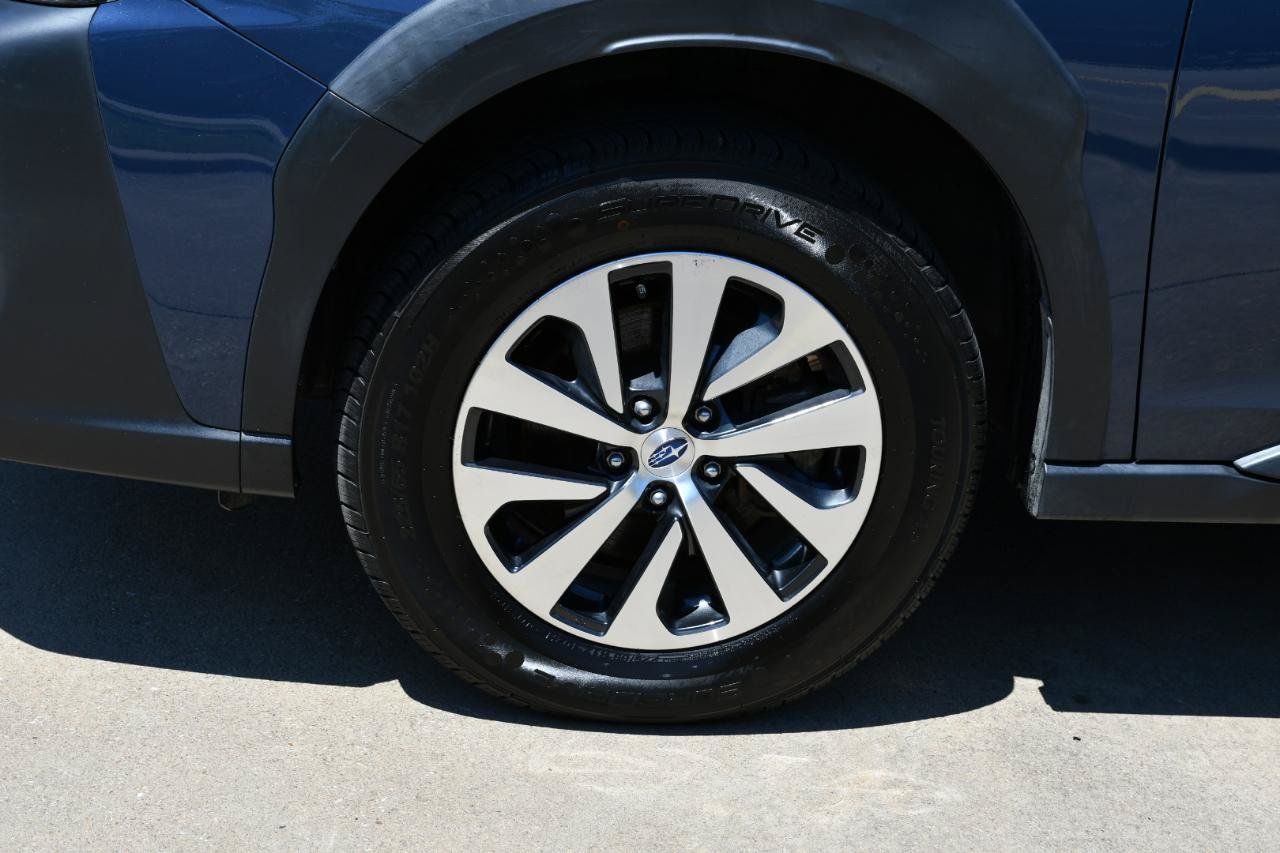 Used 2024 Subaru Outback Premium AWD/4WD image 4