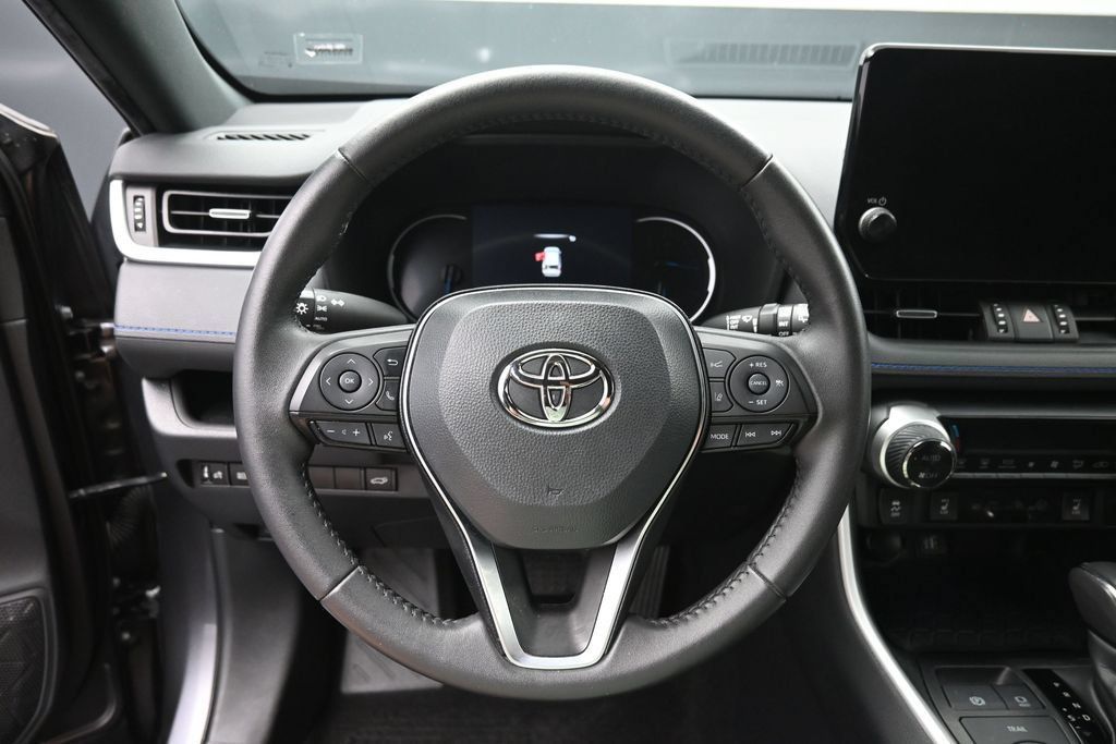 Used 2024 Toyota RAV4 XSE AWD/4WD image 16