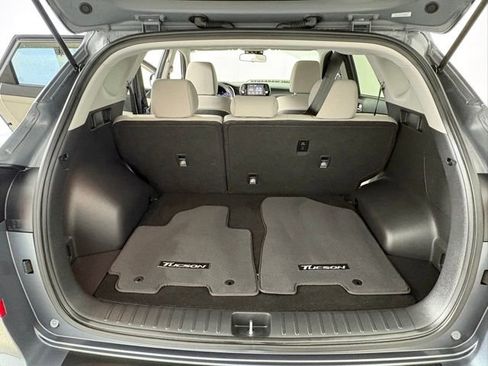 Used 2021 Hyundai Tucson SE w/ Cargo Package image 18