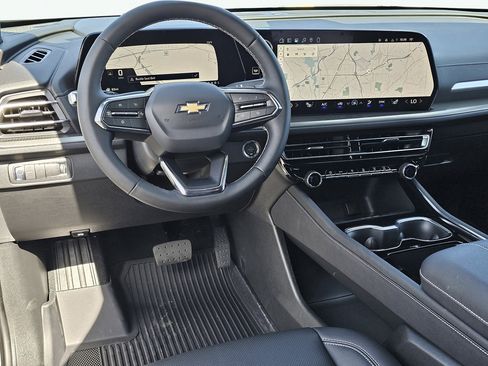 New 2026 Chevrolet Traverse LT w/ Driver Confidence Package FWD image 17