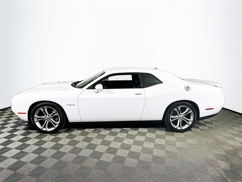 Used 2022 Dodge Challenger R/T image 4