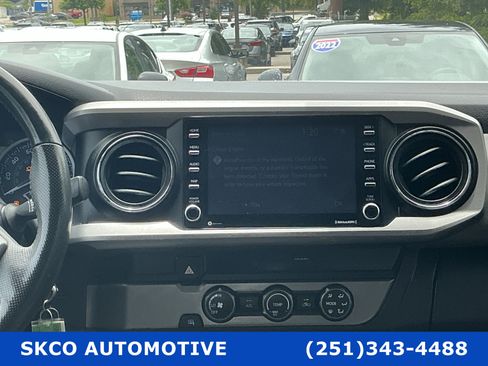 Used 2020 Toyota Tacoma SR5 RWD image 16