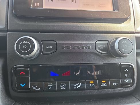 Used 2023 RAM ProMaster 2500 FWD image 28