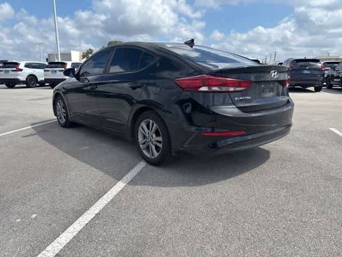 Used 2017 Hyundai Elantra Value Edition FWD image 3