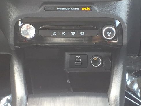 Used 2025 Ford Escape Platinum AWD/4WD image 26