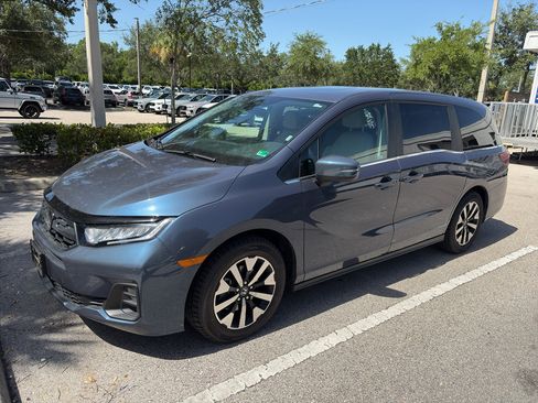 Used 2025 Honda Odyssey EX-L image 3