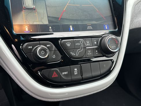 Used 2020 Chevrolet Bolt Premier w/ Infotainment Package image 30