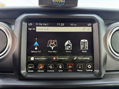 Used 2021 Jeep Gladiator Overland AWD/4WD image 18