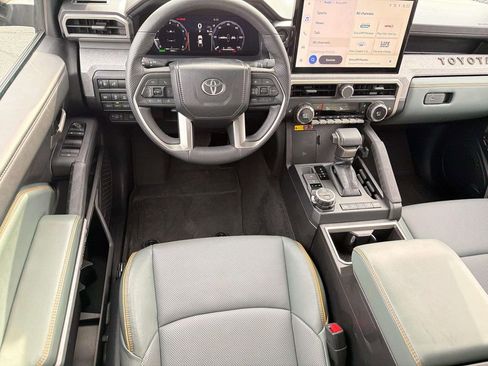 Used 2024 Toyota Tacoma Trailhunter image 8