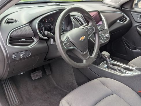 Used 2025 Chevrolet Malibu LT FWD image 34