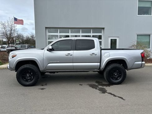 Used 2021 Toyota Tacoma SR5 image 2